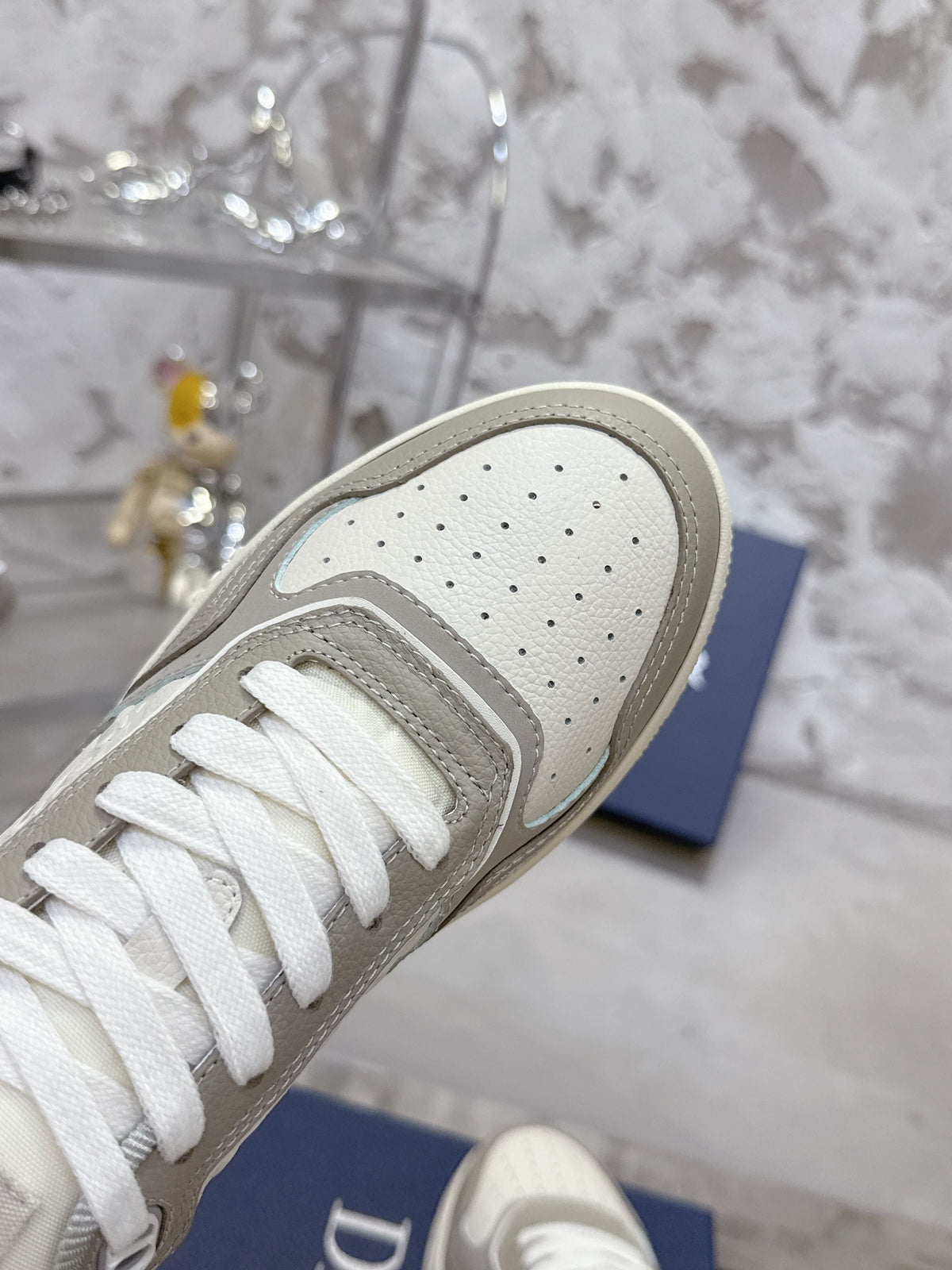 DIOR 25S B27 UPTOWN LOW-TOP SNEAKERS IN GREY MIX CREAM WHITE CALFSKIN STYLE 4