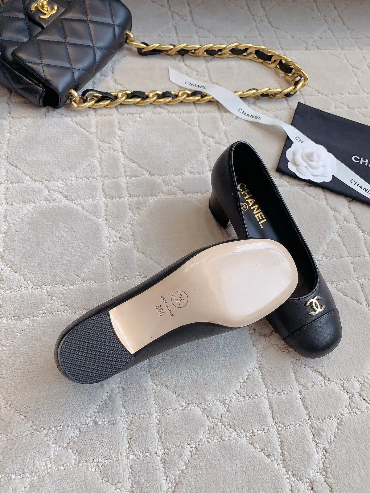 CHANEL PUMP ROUNG TOE IN BLACK SHEEPSKIN